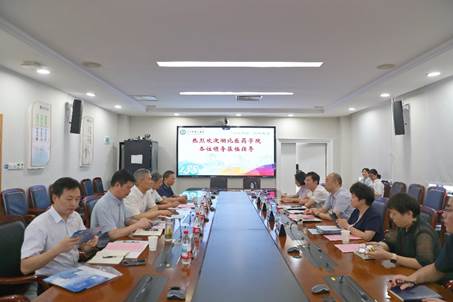 会议室里的人们 ai 生成的内容可能不正确。